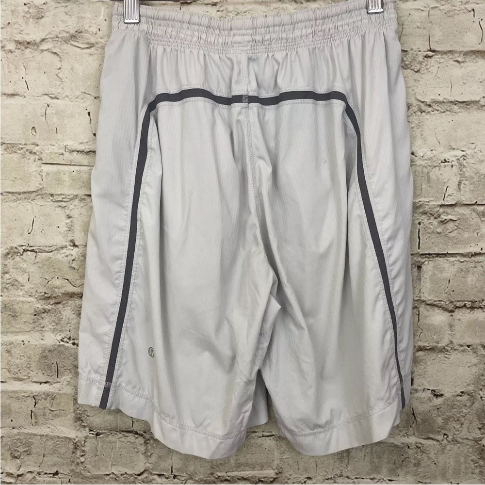 Lululemon Pace Breaker Out Of Mind Liner 9" Shorts White Gray Lined Mens Small